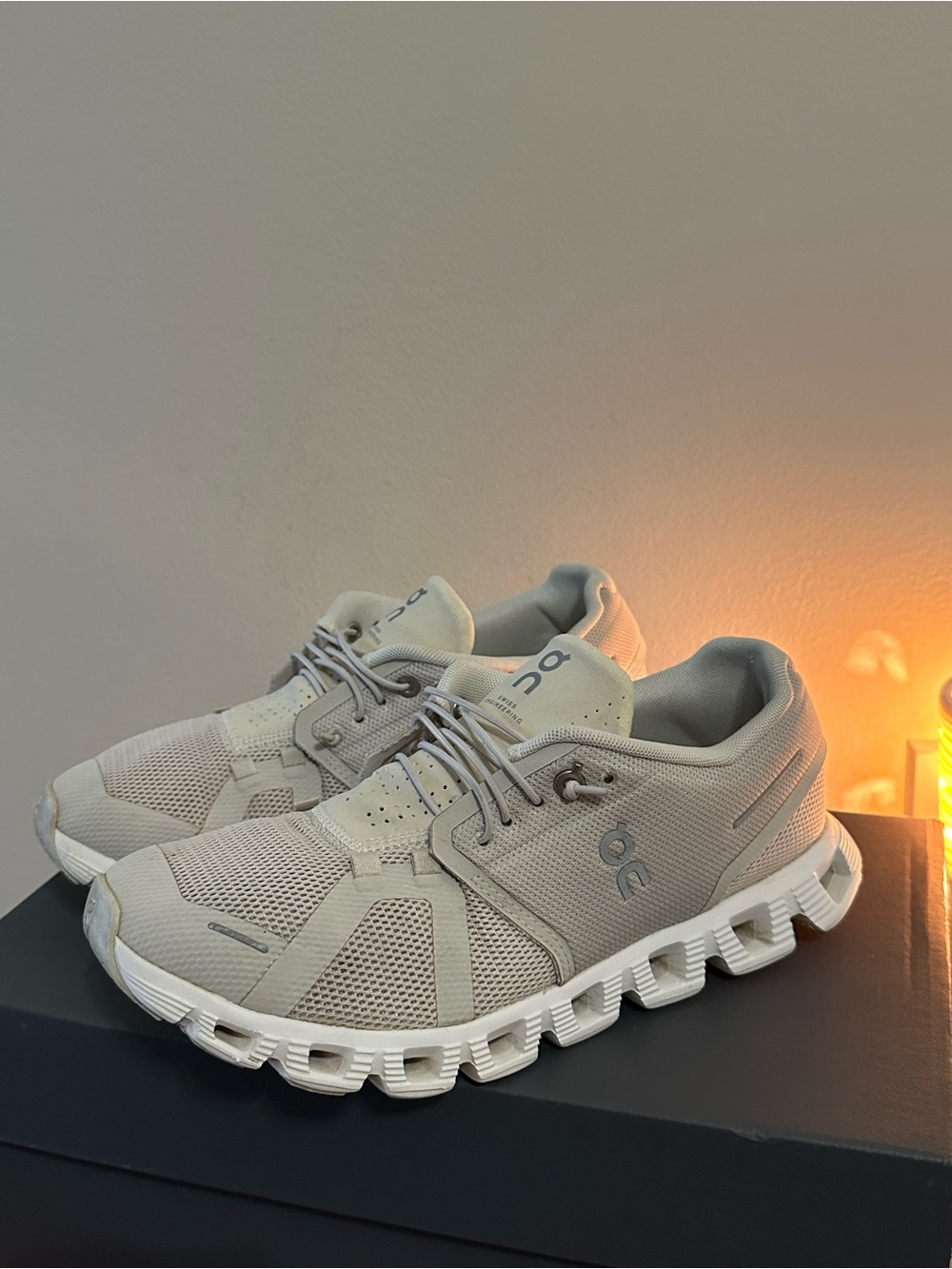 On Cloud 5, Womenโs Trainer in Light Beige, size 9.